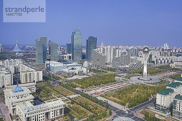 Kasachstan  Astana City  Neue Verwaltungsstadt  Bayterek-Denkmal. Drehort: Hotel