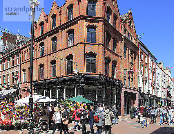 Irland  Dublin  Grafton Street  Menschen  Einkaufen