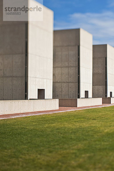 Reihe moderner Gebäude