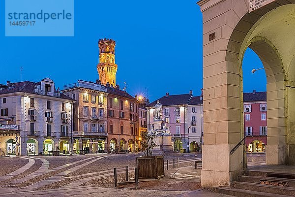 Piazza Cavour  Vercelli  Piemont  Italien