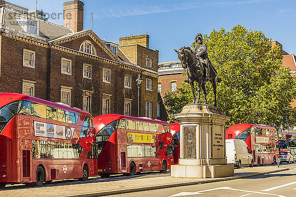 Statue des Herzogs von Cambridge  Whitehall  London  England  Vereinigtes Königreich