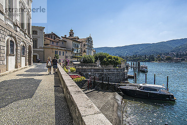 Blick auf die Architektur der Isola Bella  Borromäische Inseln  Lago Maggiore  Piemont  Italienische Seen  Italien