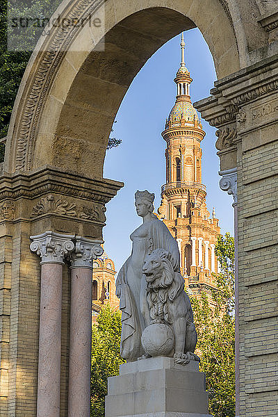 Nördlicher Turm der Plaza de Espana  Sevilla  Andalusien  Spanien