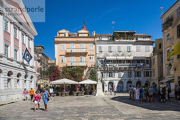 Öffentlicher Platz in der Altstadt von Korfu  Insel Korfu  Ionische Inseln  Griechenland