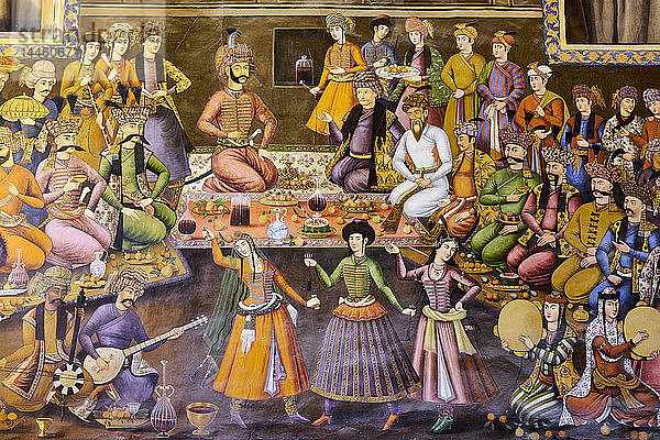 Gemälde des Großen Saals (Thronsaal)  Empfang von Schah Abbas I. für Vali Mohammad Khan  Chehel Sotun Palast  Isfahan  Iran  Naher Osten
