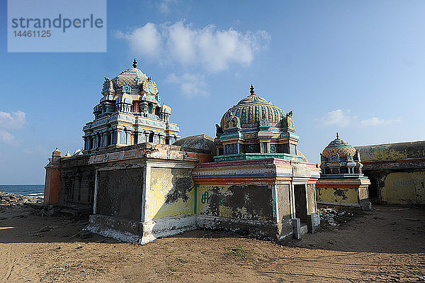 Hindu-Tempel zu Ehren von Ganesh an der felsigen Küste mit Blick auf den Golf von Bengalen in Tranquebar  Tamil Nadu  Indien