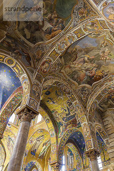 Innenraum der Kirche Santa Maria dell'Ammiraglio (auch 'La Martorana' genannt)  Palermo  Sizilien  Italien