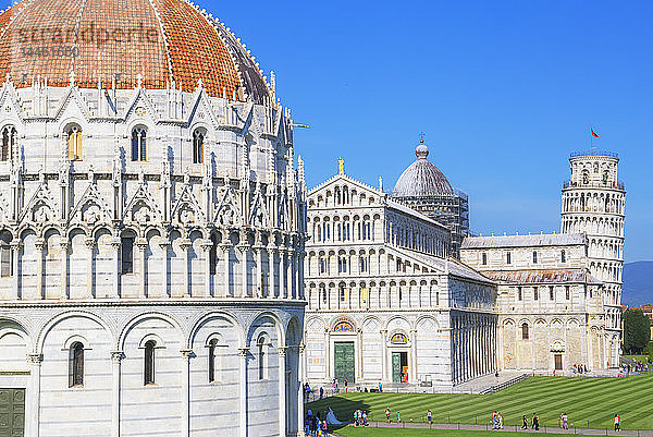 Baptisterium  Dom und Schiefer Turm  Campo dei Miracoli  UNESCO-Weltkulturerbe  Pisa  Toskana  Italien
