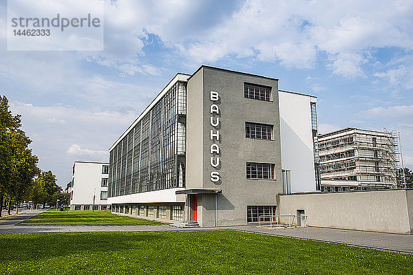 Die Bauhaus-Hochschule  UNESCO-Welterbe  Dessau  Sachsen-Anhalt  Deutschland