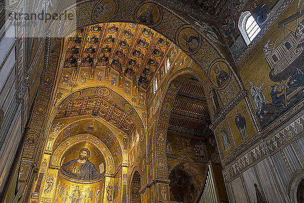 Innenraum der Kathedrale von Monreale  Monreale  Palermo  Sizilien  Italien