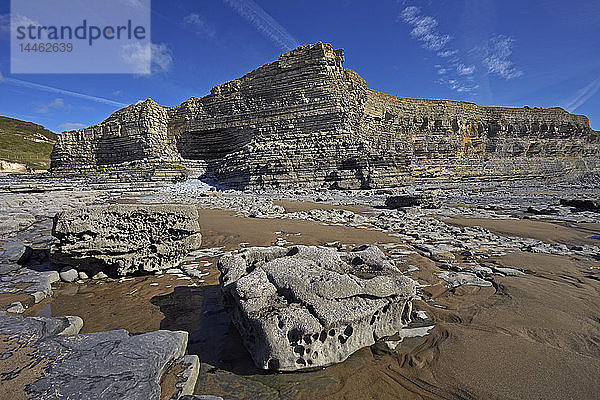 Die freiliegenden erodierten Klippen der Glamorgan Heritage Coast  Monknash  Südwales