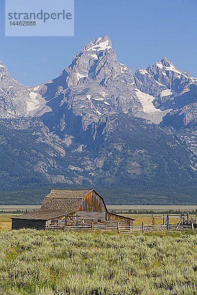 John Moulton Barn  Mormon Row  Grand Teton National Park  Wyoming  Vereinigte Staaten von Amerika  Nordamerika