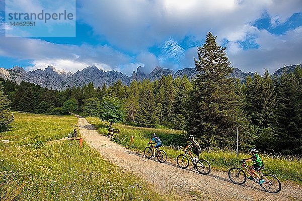 Auf dem Weg zum Passo dei Campelli  Val di Scalve  Lombardei  Italien