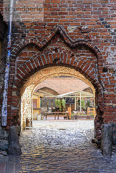 Original Tor der alten Stadtmauer  UNESCO-Weltkulturerbe  Riga  Lettland
