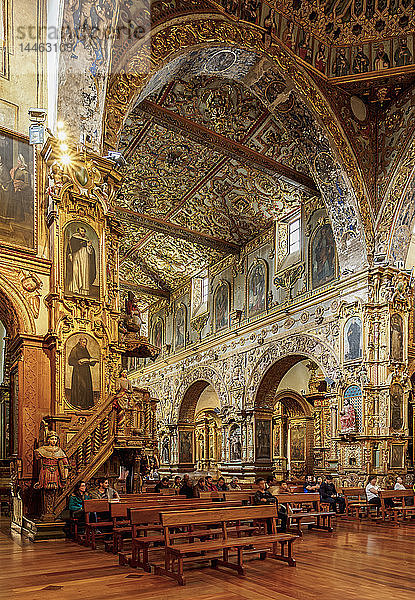 Kirche des Heiligen Franziskus  Innenraum  Quito  Provinz Pichincha  Ecuador  Südamerika