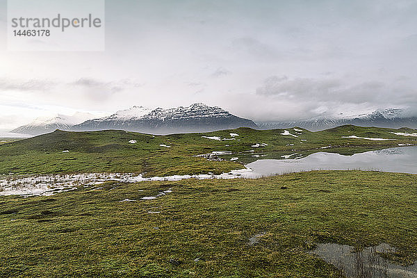 Landschaft am Rande des Vatnajokull im Winter mit weniger Schnee  Island  Polarregionen