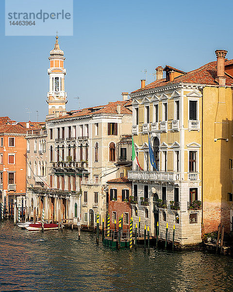 Gebäude am Canal Grande in Venedig  Italien