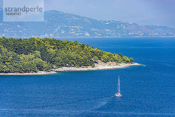 Yacht segeln bei Korfu  Griechenland