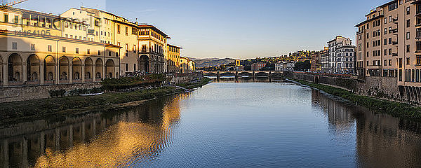 Dreifaltigkeitsbrücke  Florenz  Toskana  Italien  Europa