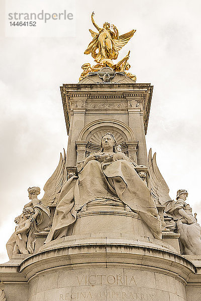 Das Queen Victoria Memorial im Buckingham Palace  London  England  Vereinigtes Königreich