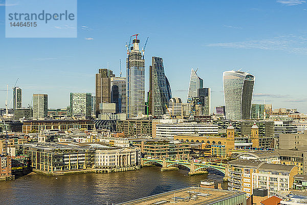Die Skyline der City of London  London  England  Vereinigtes Königreich