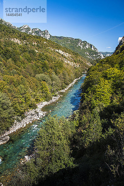 Schlucht des Tara-Flusses an der Grenze zwischen Bosnien und Herzegowina und Montenegro