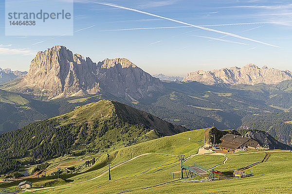 Standseilbahn auf dem Seceda-Berg in Italien