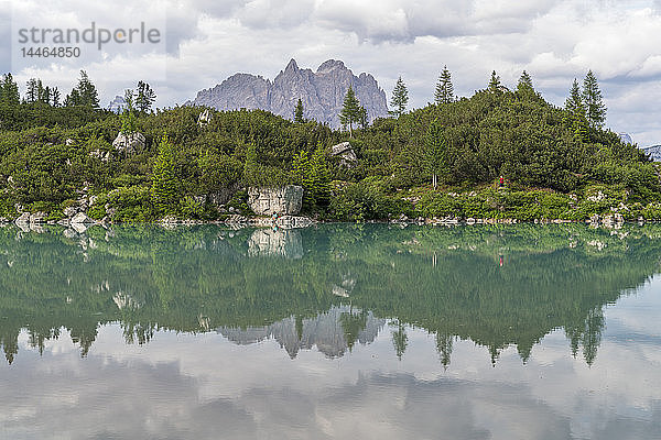 Sorapis-See bei der Cadini-Berggruppe in Cortina d'Ampezzo  Italien