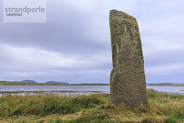 Watch Stone-Monolith in Loch of Stenness  Schottland