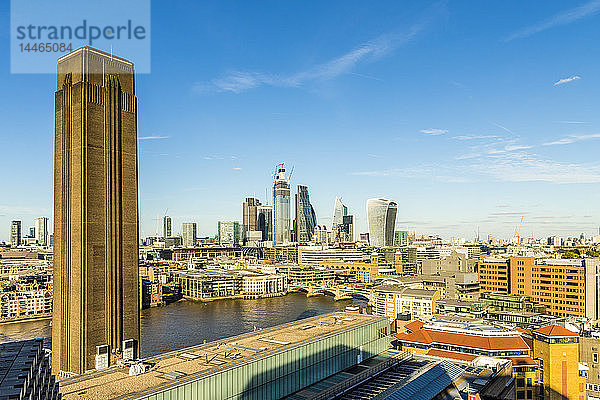 Die Londoner Skyline  London  England  Vereinigtes Königreich