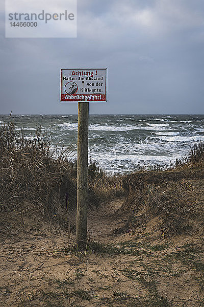 Deutschland  Mecklenburg-Vorpommern  Fischland  Wustrow  Warnschild