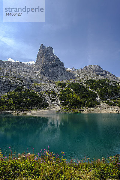 Italien  Südtirol  Dolomiten  Marmolada  Lago di Fedaia