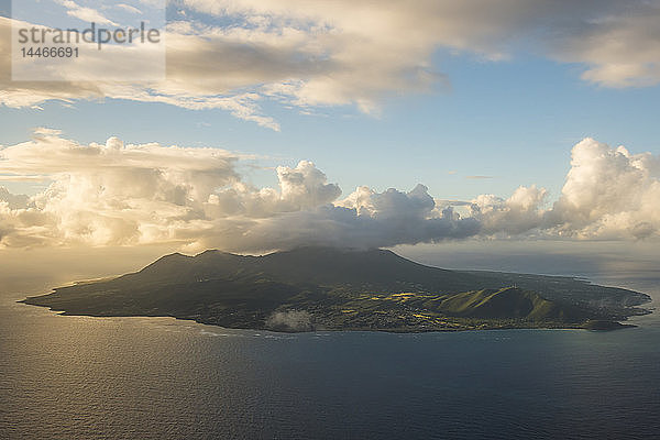 Karibik  Kleine Antillen  St. Kitts und Nevis  Luftaufnahme von Nevis