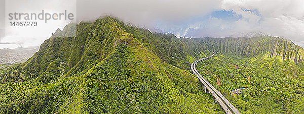 USA  Haswaii  Kaneohe  Kaneohe Forest Reserve  John A. Burns Freeway