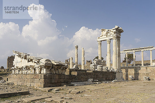 Türkei  Bergama  Akropolis  Tempel  Trajaneum