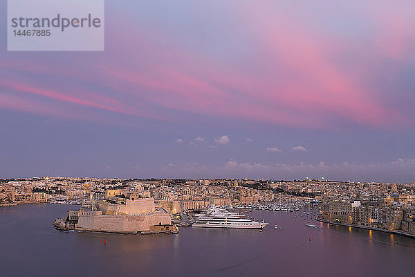 Malta  Valletta  Hafen  Nachglühen