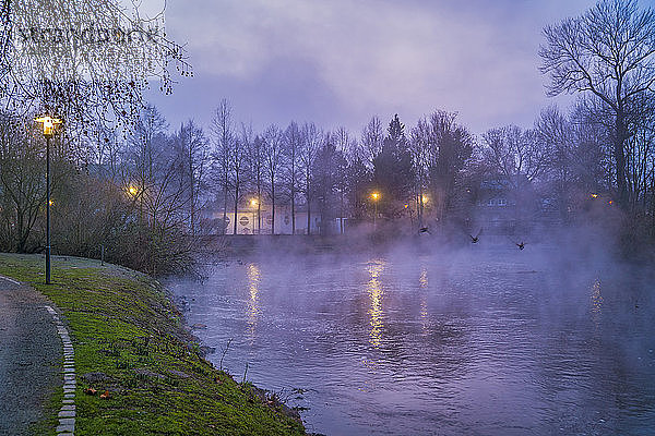 Deutschland  Grevenbroich  Erft und Nebel am Abend