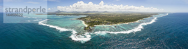 Mauritius  Ostküste  Indischer Ozean  Panorama des Trou d'Eau Douce  Luftaufnahme