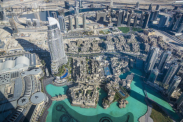 Vereinigte Arabische Emirate  Dubai  Der Dubai-Brunnen von oben