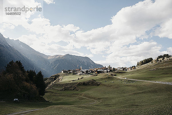 Schweiz  Engadin  Bergdorf