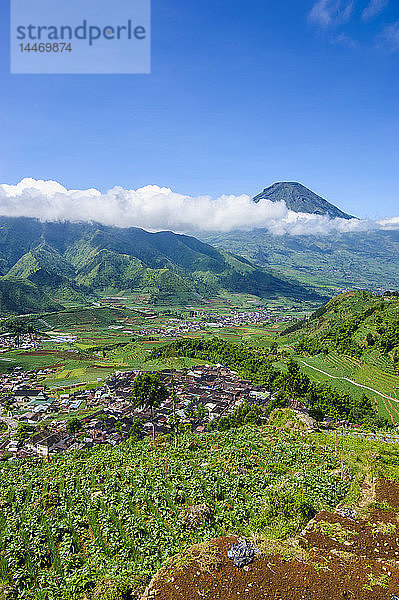 Indonesien  Java  Blick über das Dieng-Plateau