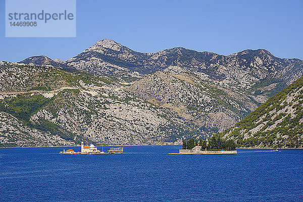 Montenegro  Bucht von Kotor  Inseln Gospa od Skrpjela und Sveti Dorda