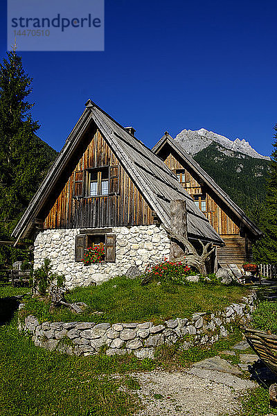 Slowenien  Soca-Tal  bei Trenta  Alphütte im Triglav-Nationalpark
