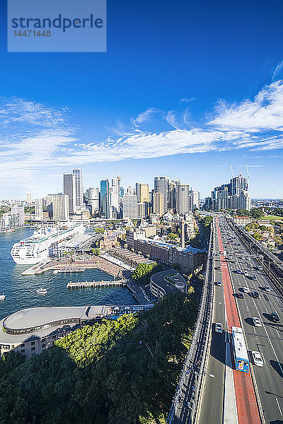 Australien  New South Wales  Sydney  Blick von der Hafenbrücke