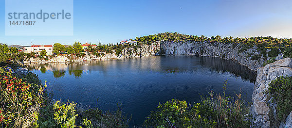 Kroatien  Dalmatien  Halbinsel Gradina  Drachenaugensee
