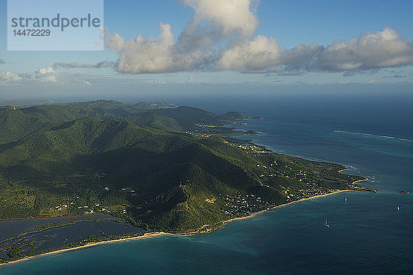 Karibik  Luftaufnahme von Antigua