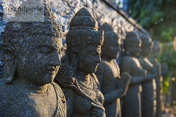 Indonesien Bali  Steinstatuen in der Tempelanlage Pura Besakih