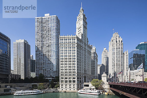USA  Illinois  Chicago  Chicago River  Wrigley-Gebäude  Tribune Tower
