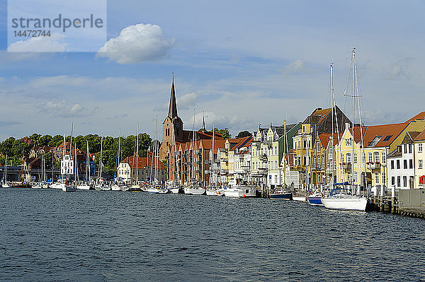 Dänemark  Jütland  Sonderborg  Blick auf den Stadthafen