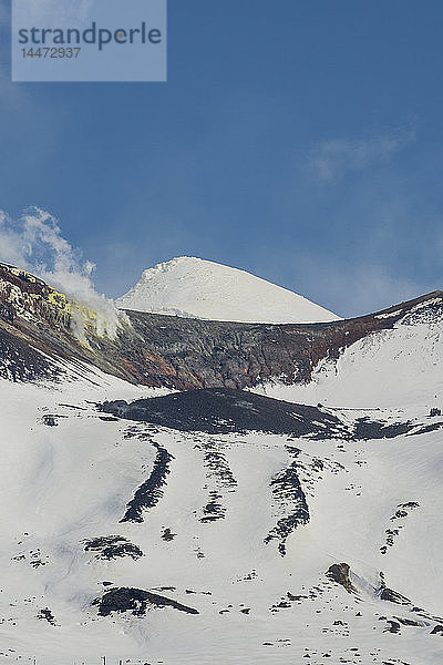 Hokkaido  schneebedeckte Berge im Daisetsuzan-Nationalpark